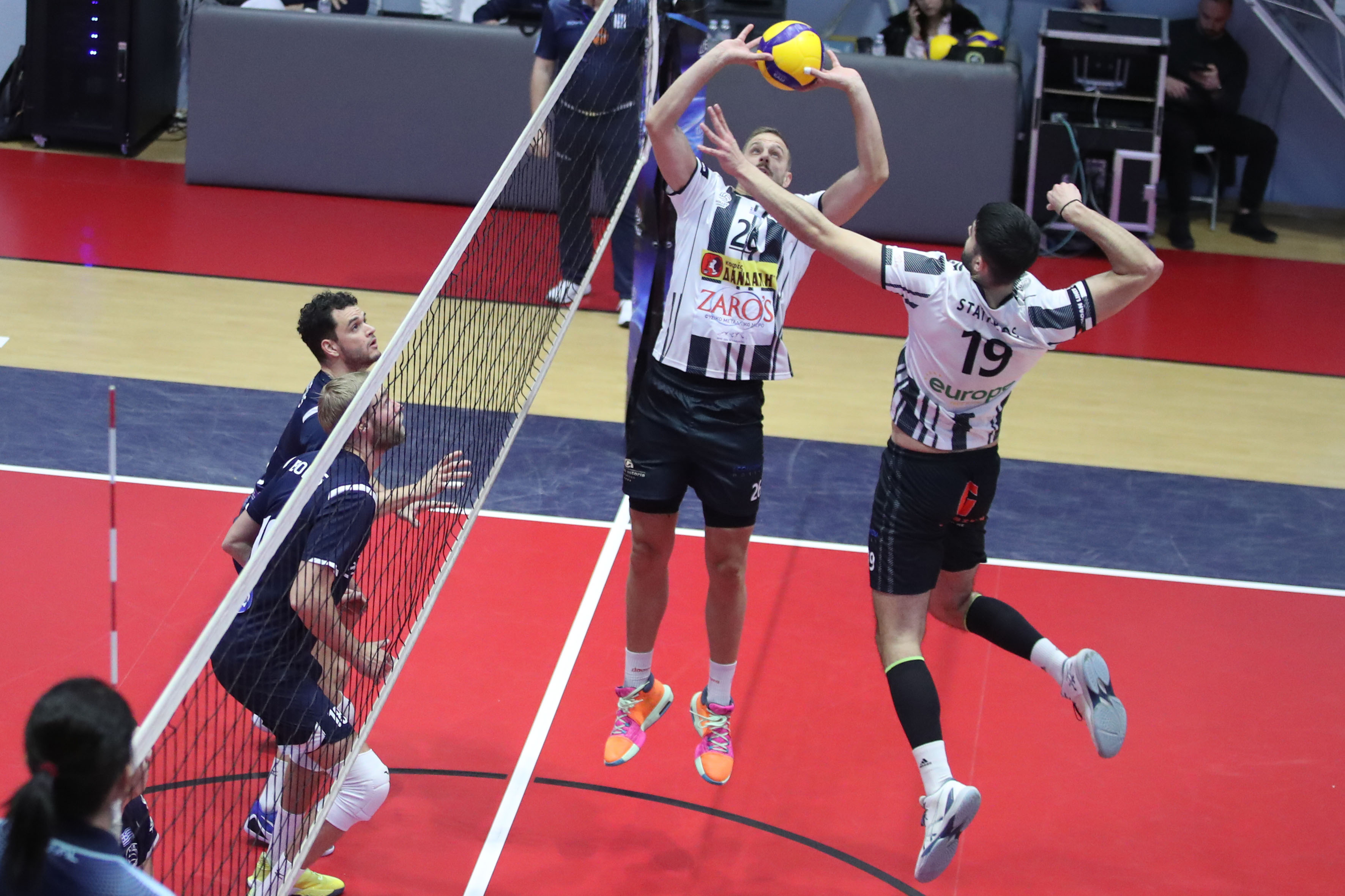 Πήρε το πρώτο σετ στο "Ζηρίνειο" αλλά δεν είχε διάρκεια ο ΟΦΗ και ηττήθηκε με 3-1