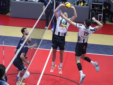 Πήρε το πρώτο σετ στο "Ζηρίνειο" αλλά δεν είχε διάρκεια ο ΟΦΗ και ηττήθηκε με 3-1