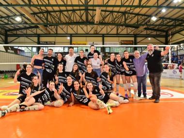 Χρυσή σελίδα στην ιστορία του ΟΦΗ: Τα κορίτσια πήραν τη δεύτερη θέση στην Ελλάδα!