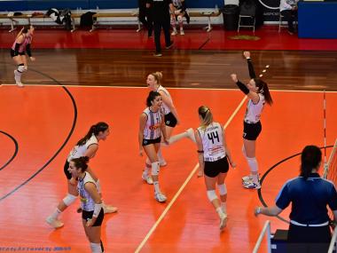 Πήγαν για το μπρέικ, αλλά ηττήθηκαν στο ται-μπρέικ απο τις Αμαζόνες τα κορίτσια του ΟΦΗ, σε ένα παιχνίδι για γερά νεύρα (3-2)