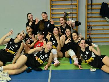 Τα πανηγυρικά των κοριτσιών του ΟΦΗ για την πρόκριση στους 8 (VIDEOS)