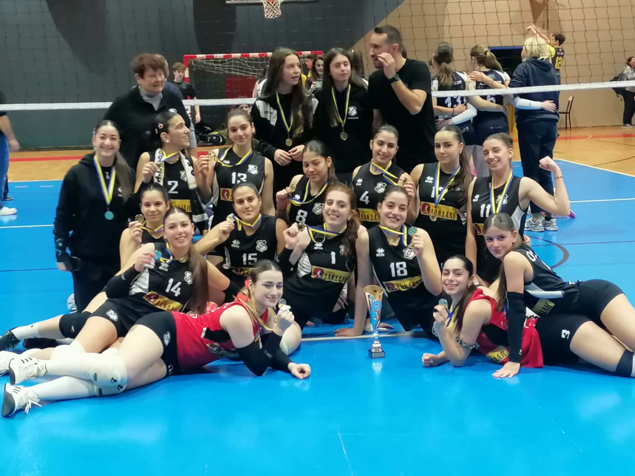 Οι Νεάνιδες του ΟΦΗ πρωταθλήτριες Κρήτης για 4η συνεχόμενη χρονιά (ΦΩΤΟΓΡΑΦΙΕΣ)