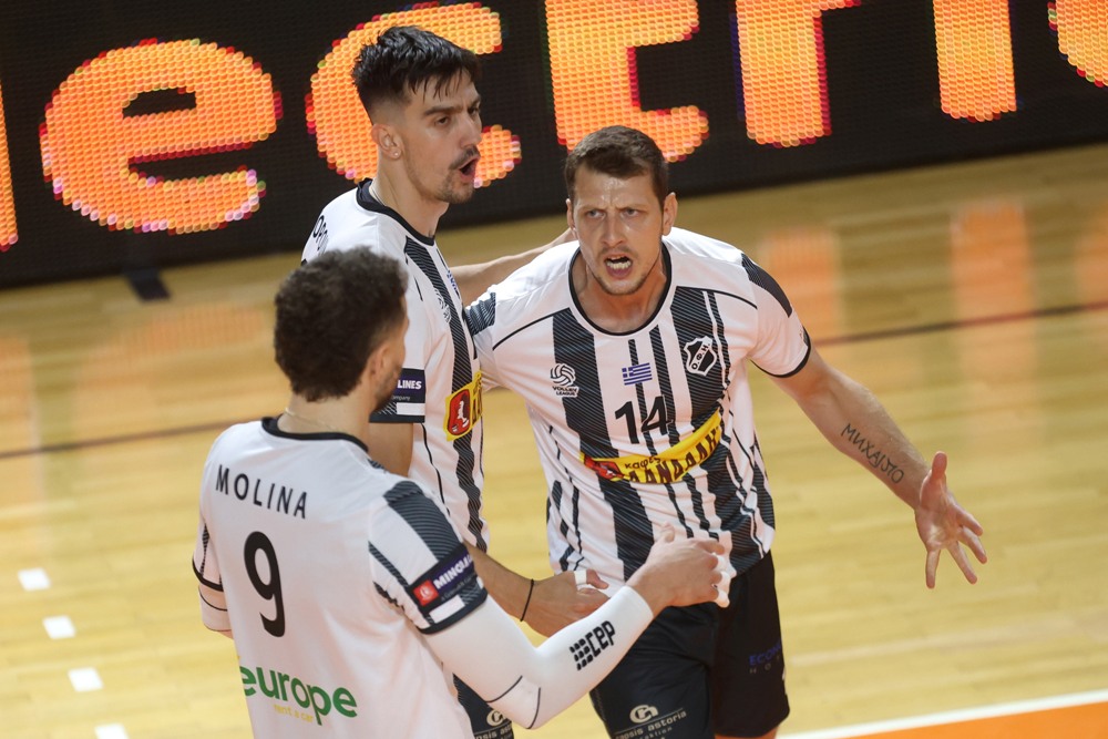 Γιάννης Καλμαζίδης: "Συγχαρητήρια στους παίκτες μου, κάποιοι έπαιξαν με πόνο"