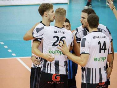 Την 3η θέση στο Βαλκανικό Κύπελλο κατέκτησε ο ΟΦΗ- Η κούπα στην Στεάουα Βουκουρεστίου