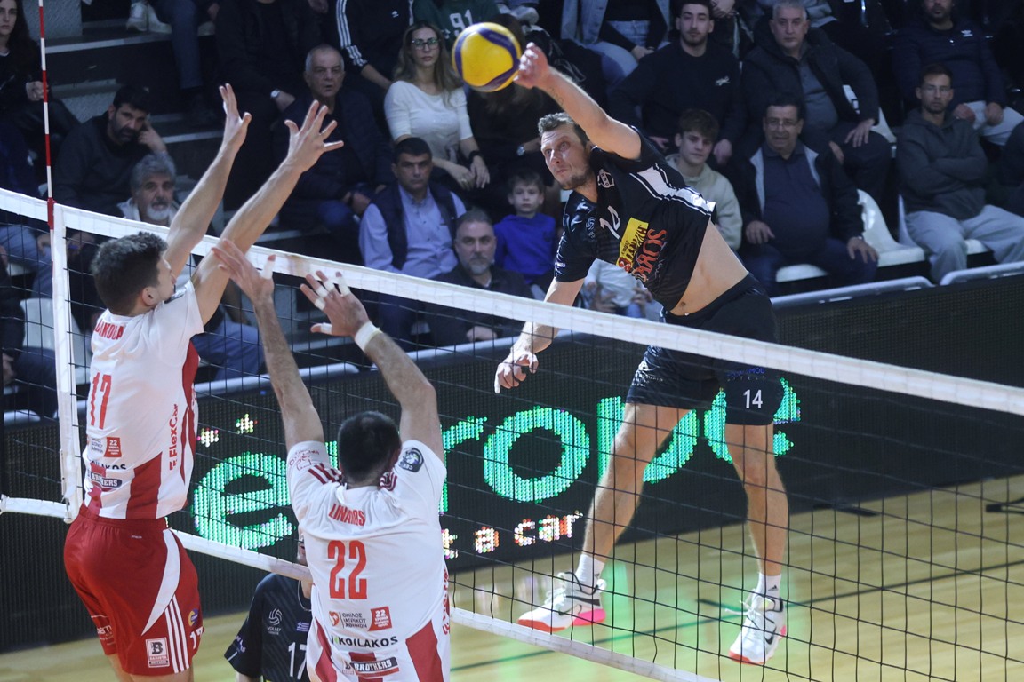 Χειροκροτήθηκε ο ΟΦΗ απο τους φιλάθλους του παρά την ήττα με 1-3 απο τον Ολυμπιακό, στο κλειστό του ΒΑΚ