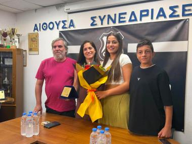 Στην Αμερική με υποτροφία η Εύη Πρινιωτάκη-Το ευχαριστώ στον Γιάννη Δανδάλη (VIDEO)