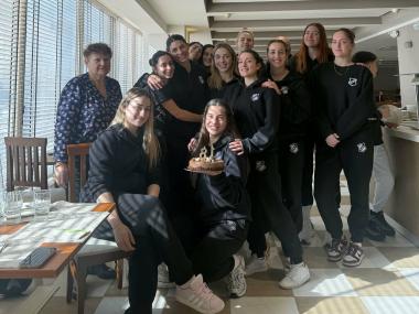 Μια τούρτα για την Εύη