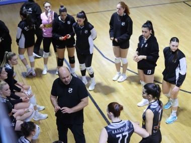 Νίκος Προύφας: "Υπερήφανος για τα κορίτσια μου, δεν είναι άπιαστο όνειρο η Volley League" (VIDEO)