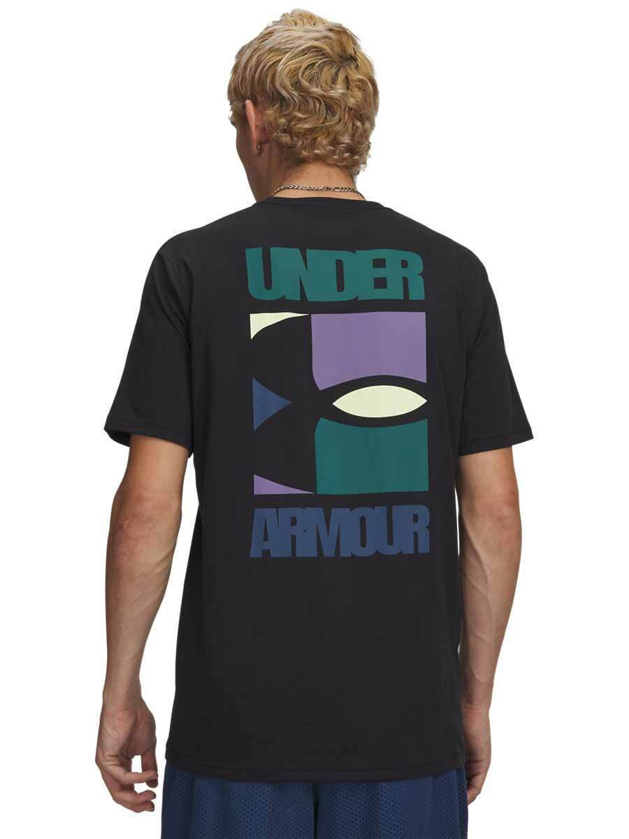 Under Armour T-shirt