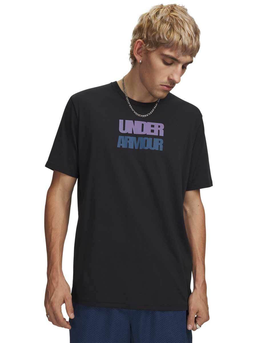 Under Armour T-shirt