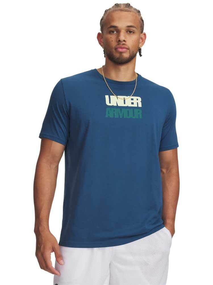 Under Armour T-shirt