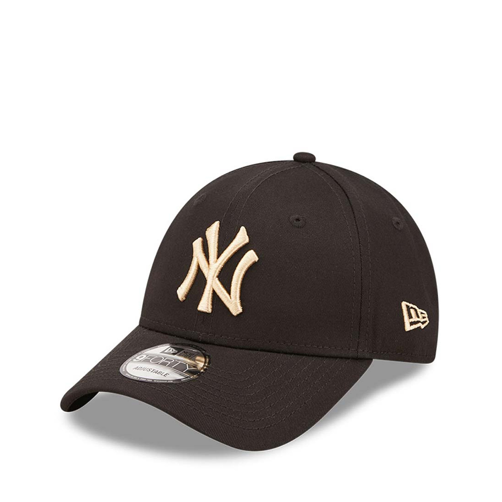 New York Yankees League Essential Black 9FORTY Adjustable Cap