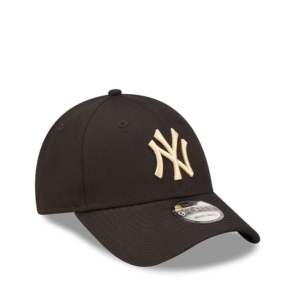 New York Yankees League Essential Black 9FORTY Adjustable Cap