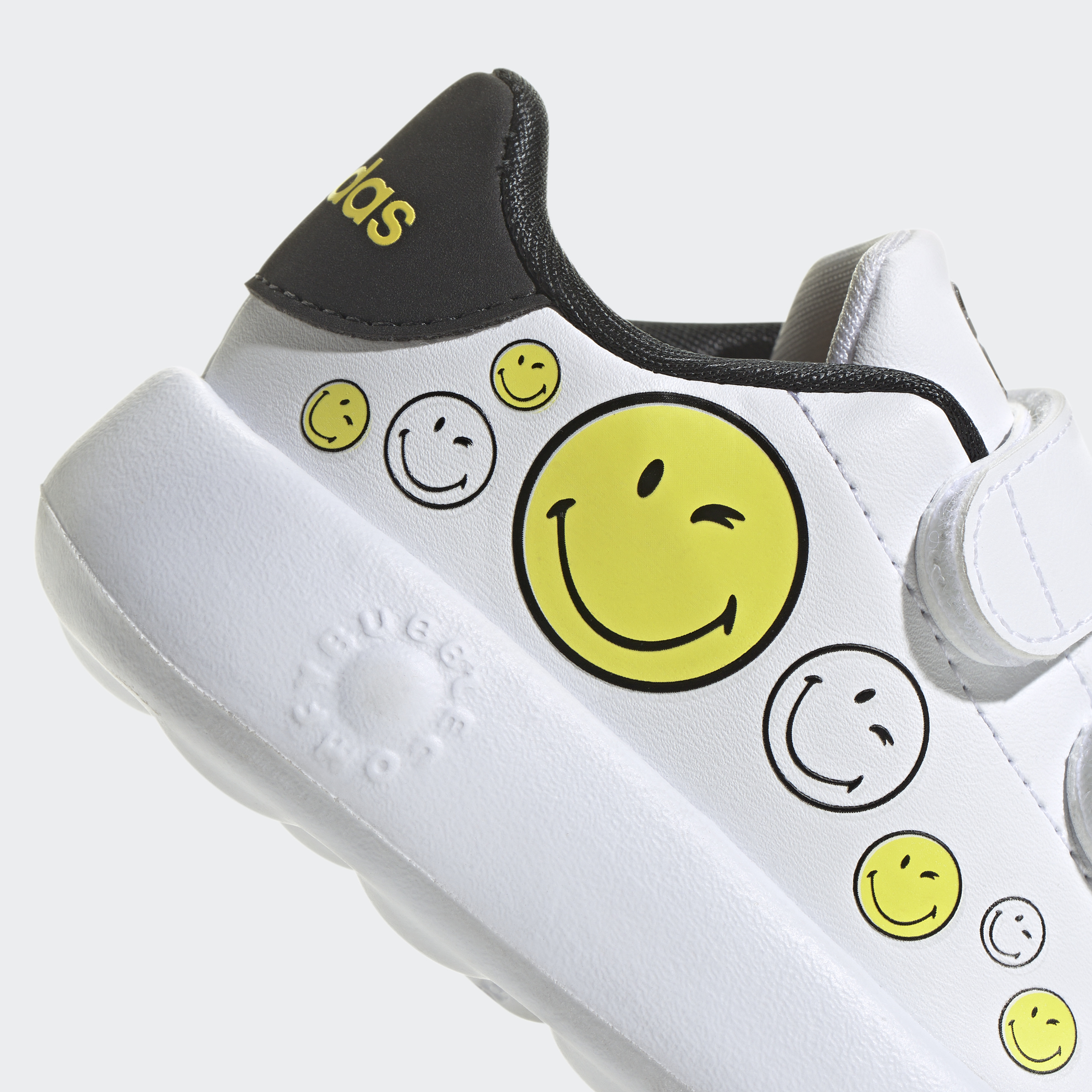 Adidas Sportswear Smiley Advantage