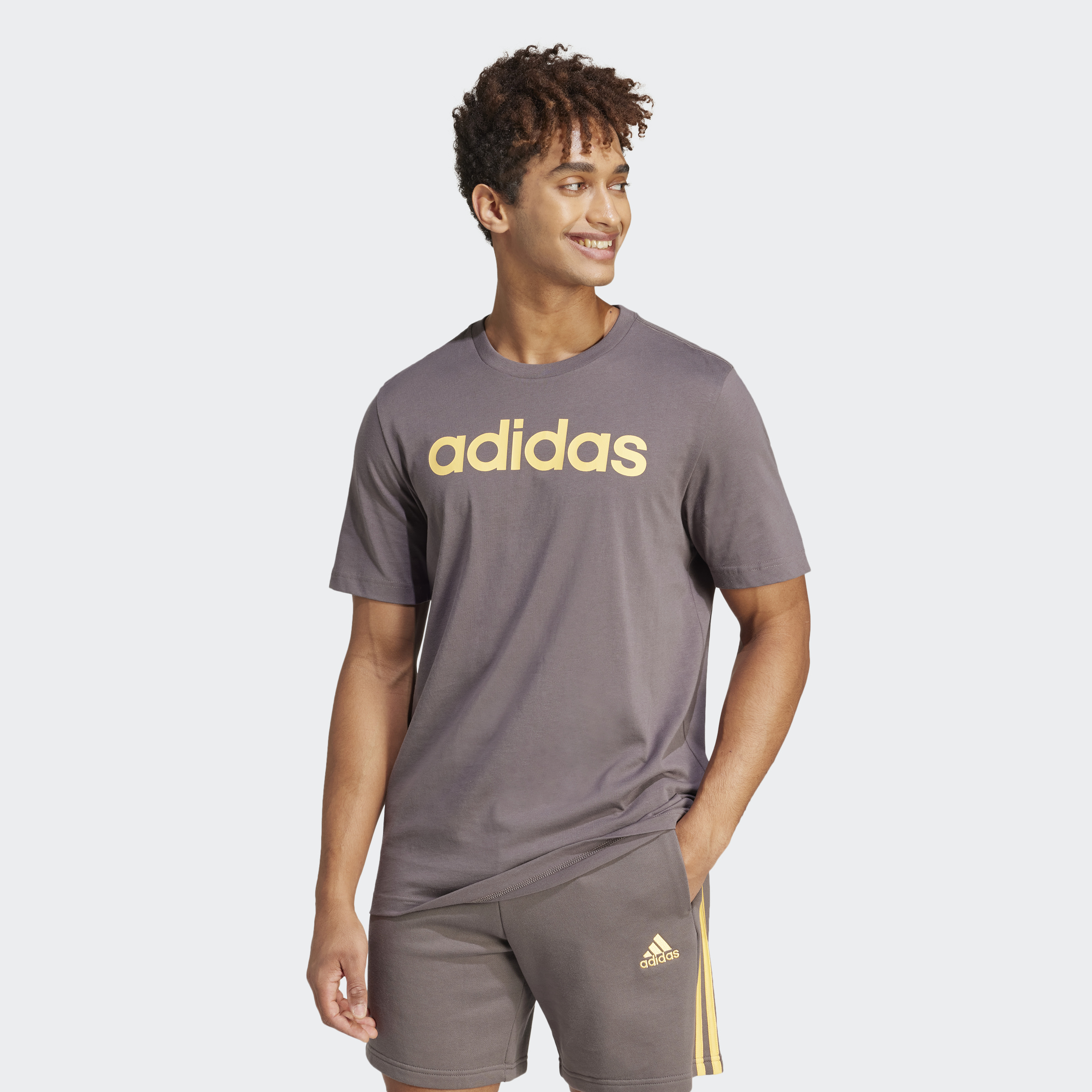 Adidas T-Shirt Essentials