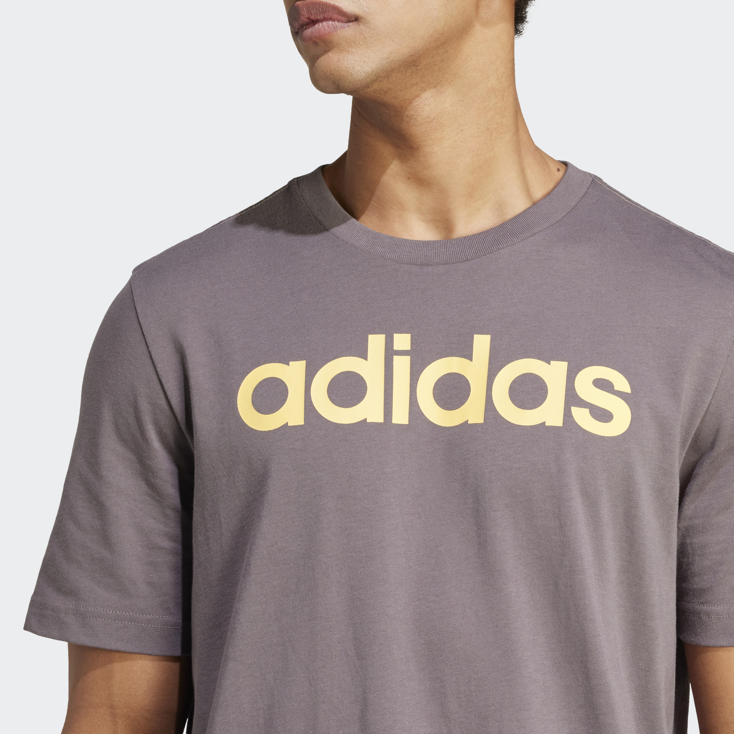 Adidas T-Shirt Essentials