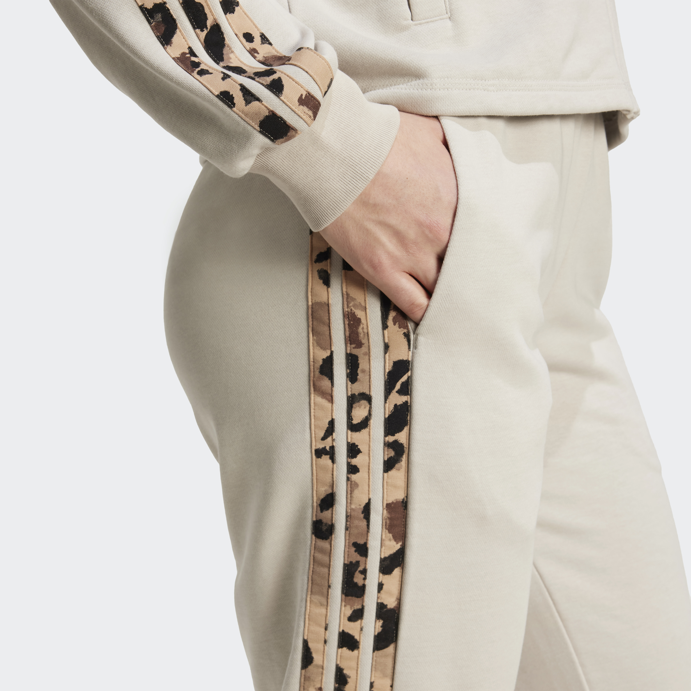 Adidas Sportswear Essentials Pants Animal Print 3-Stripes