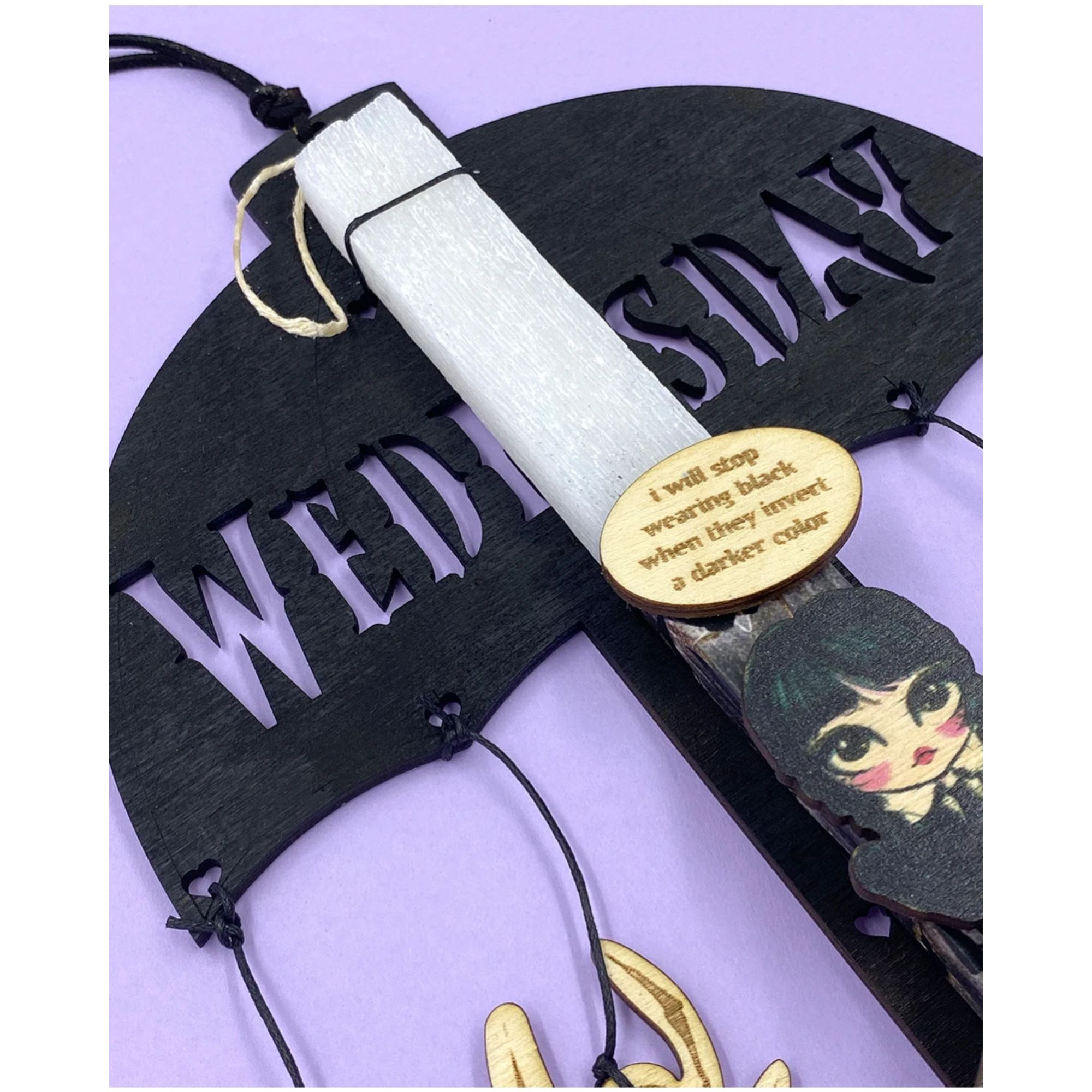 Life Likes Χειροποίητη Λαμπάδα Wednesday σε Ξύλινο Κάδρο (5212018758780)