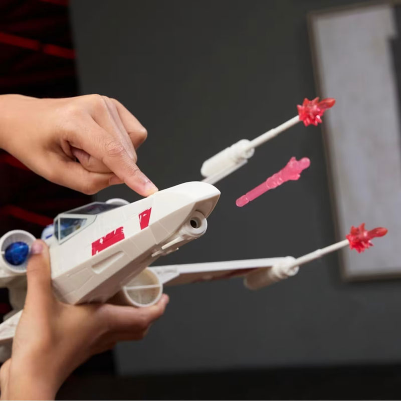 Hasbro Star Wars Epic World of Action Luke Skywalker's Force Strike X-wing (G0768)