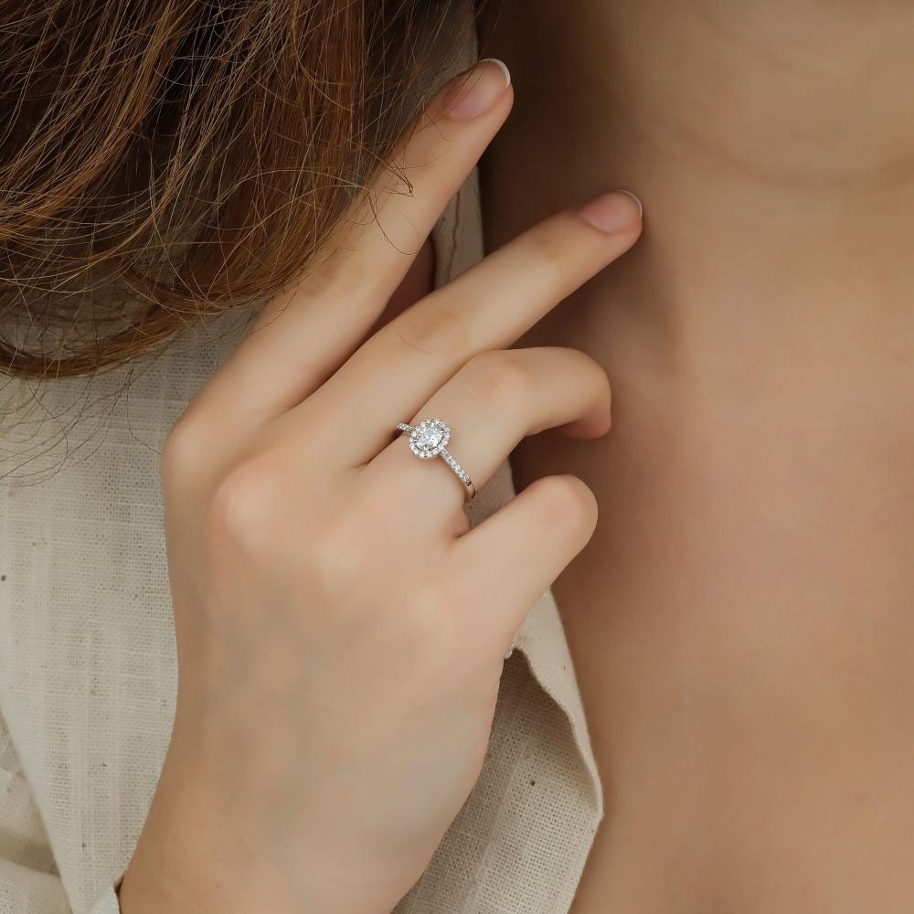 ΔΑΧΤΥΛΙΔΙ Ροζέτα SENZIO Collection Λευκό Χρυσό Κ18 με 0.50ct. Οβάλ Διαμάντι BLVD12391