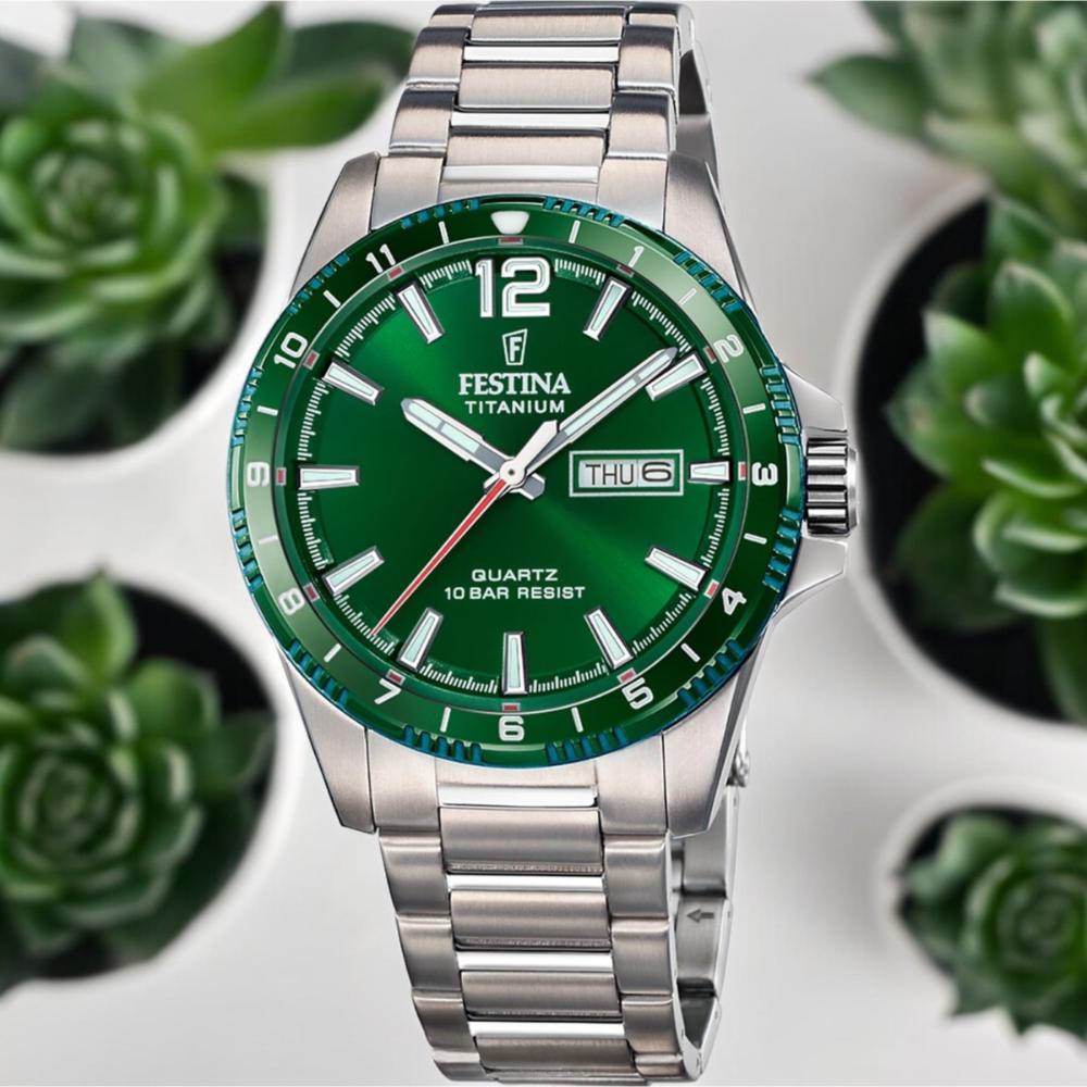 FESTINA Timeless Titanium Green Dial 43mm Silver Titanium Bracelet F20698/3