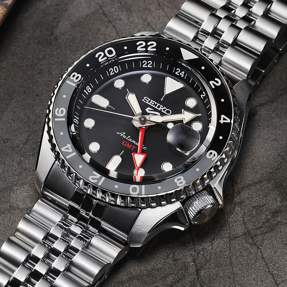 SEIKO 5 Sports GMT 'Black Grape' SKX Re-Interpretation Black Dial 42.5mm Silver Stainless Steel Bracelet SSK001K1