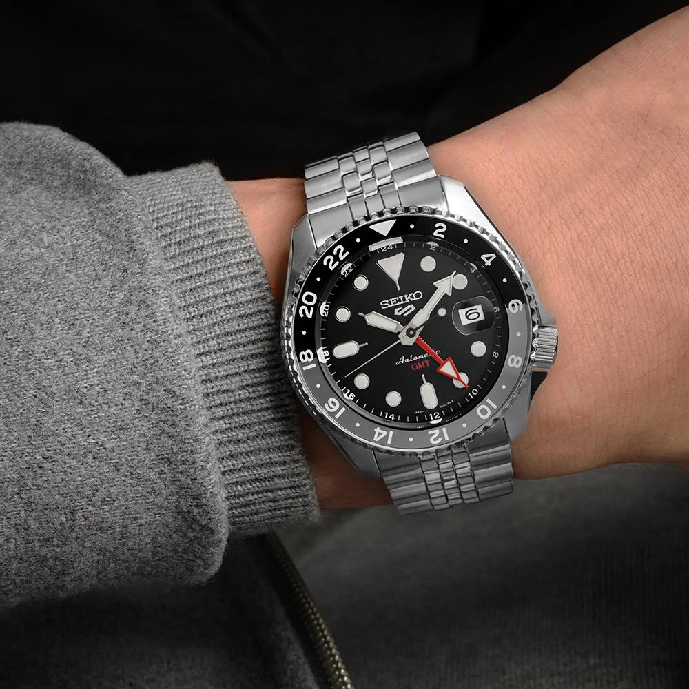 SEIKO 5 Sports GMT 'Black Grape' SKX Re-Interpretation Black Dial 42.5mm Silver Stainless Steel Bracelet SSK001K1 - 6