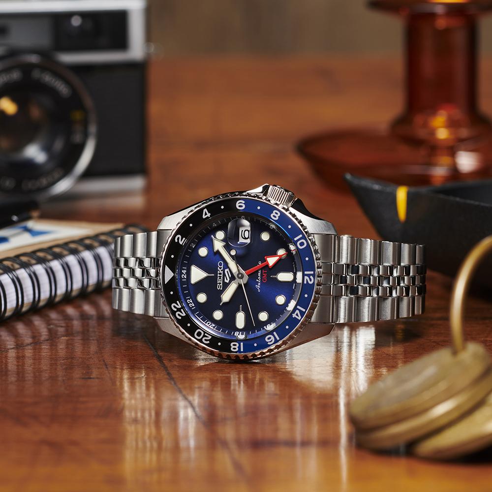 SEIKO 5 Sports GMT 'Blueberry' SKX Re-Interpretation Blue Dial 42.5mm Silver Stainless Steel Bracelet SSK003K1