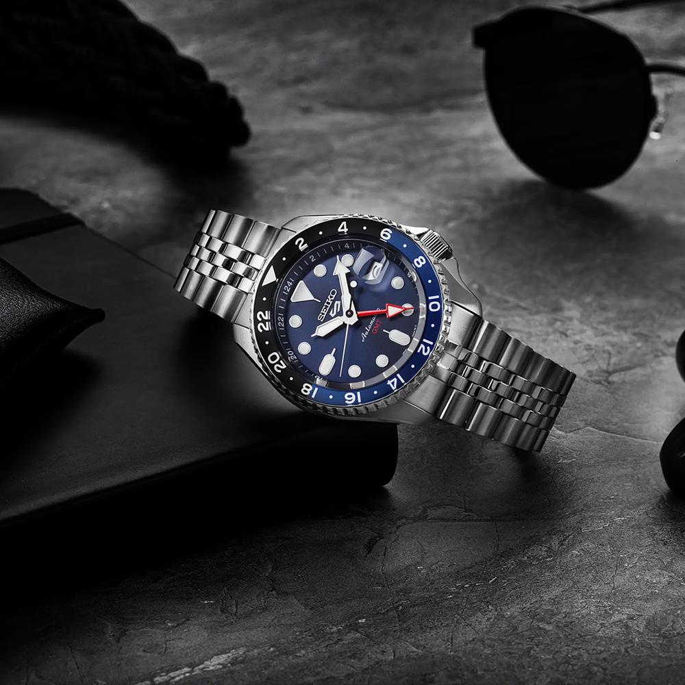 SEIKO 5 Sports GMT 'Blueberry' SKX Re-Interpretation Blue Dial 42.5mm Silver Stainless Steel Bracelet SSK003K1