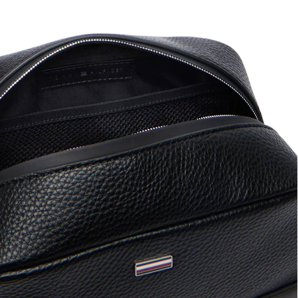 TOMMY HILFIGER TH CENTRAL WASHBAG AM0AM14485 3