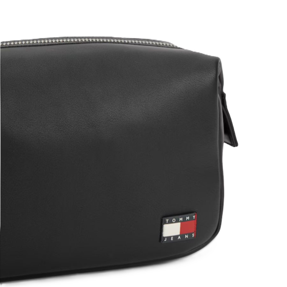 TOMMY HILFIGER TJM ELEVATED PU WASHBAG AM0AM14510 3