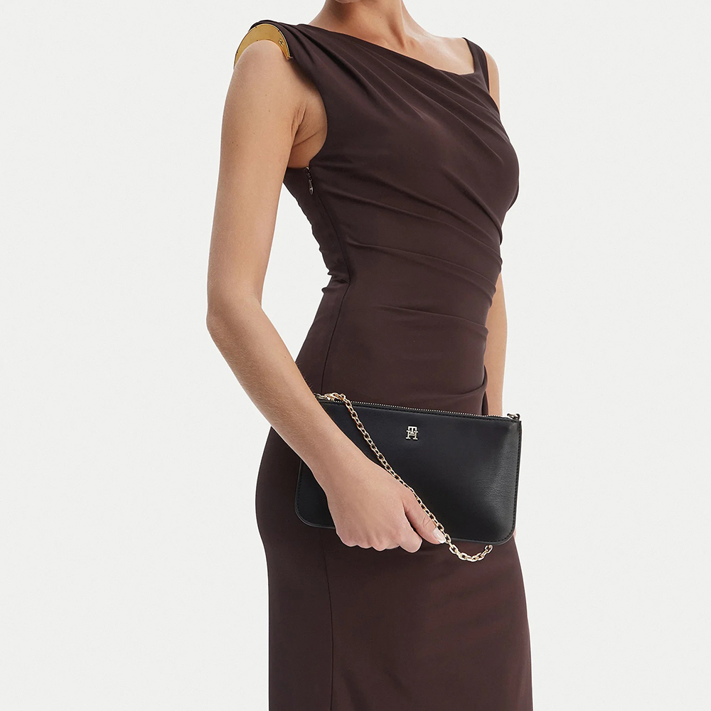 TOMMY HILFIGER TH ICON CHAIN SHOULDER POUCH AW0AW18298 4