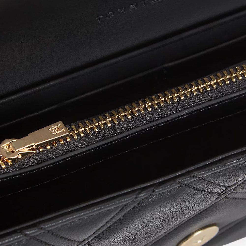 TOMMY HILFIGER TH FEMININE WALLET ON CHAIN AW0AW18795 3