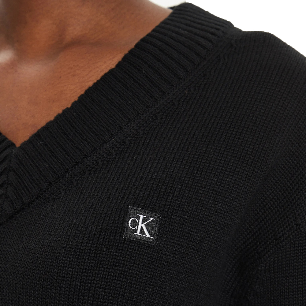 CALVIN KLEIN CK EMBRO BADGE V-NECK SWEATER J20J224632 3