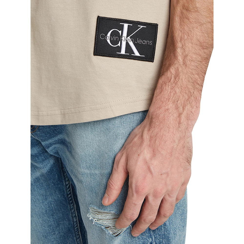 CALVIN KLEIN BADGE TURN UP SLEEVE J30J323482 3