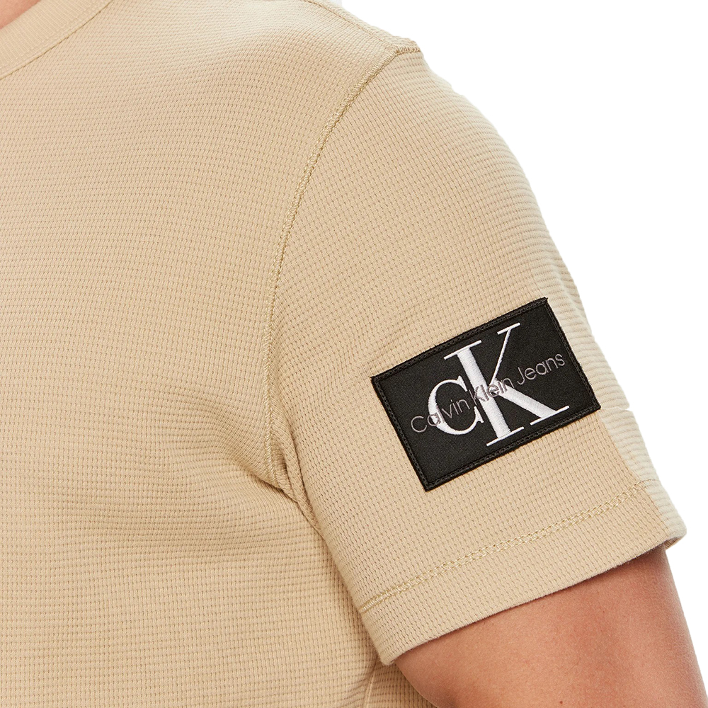 CALVIN KLEIN BADGE WAFFLE TEE J30J323489 3