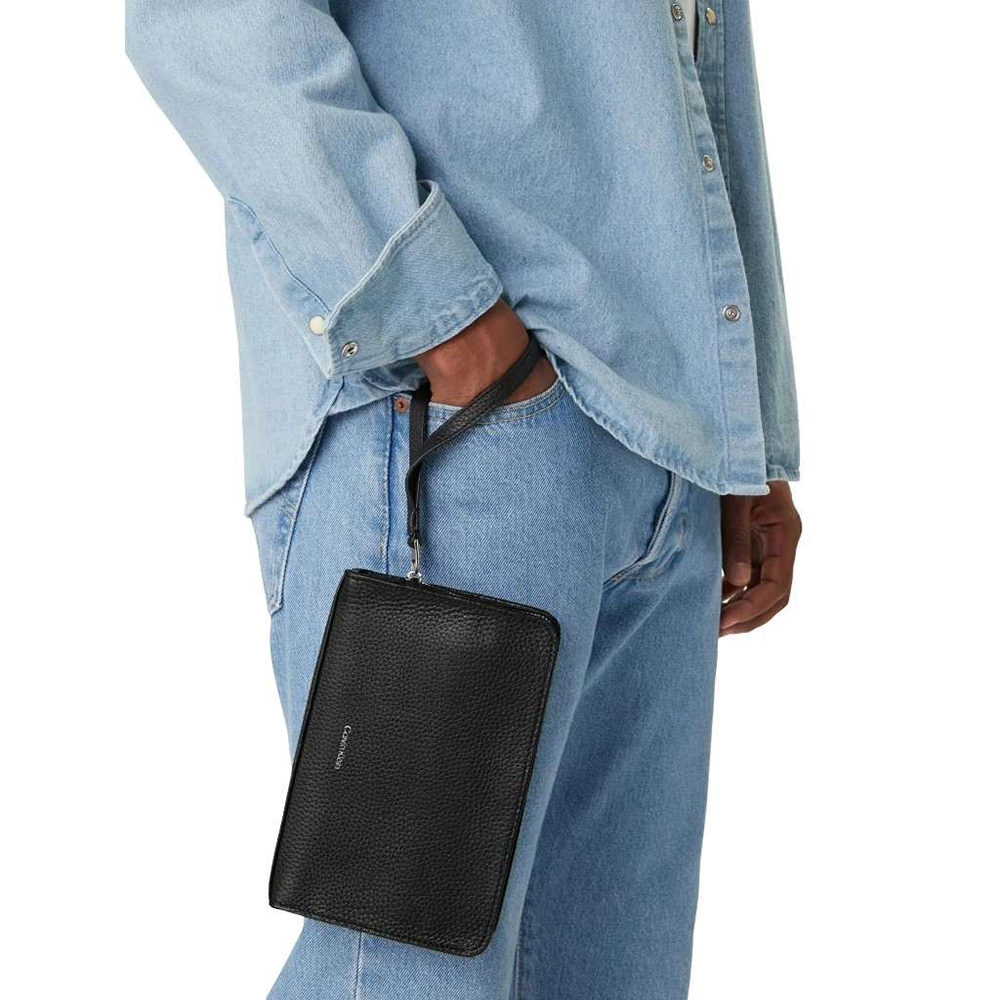 CALVIN KLEIN FOIL EMBOSS SMALL WASHBAG LV04D1153G 3