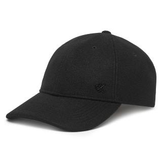 CALVIN KLEIN FELT w METAL PLAQUE CAP LV04D5054G