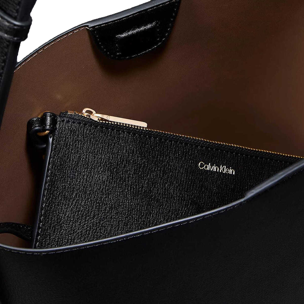 CALVIN KLEIN FOIL LOGO MEDIUM BUCKET LV04F3736G 3