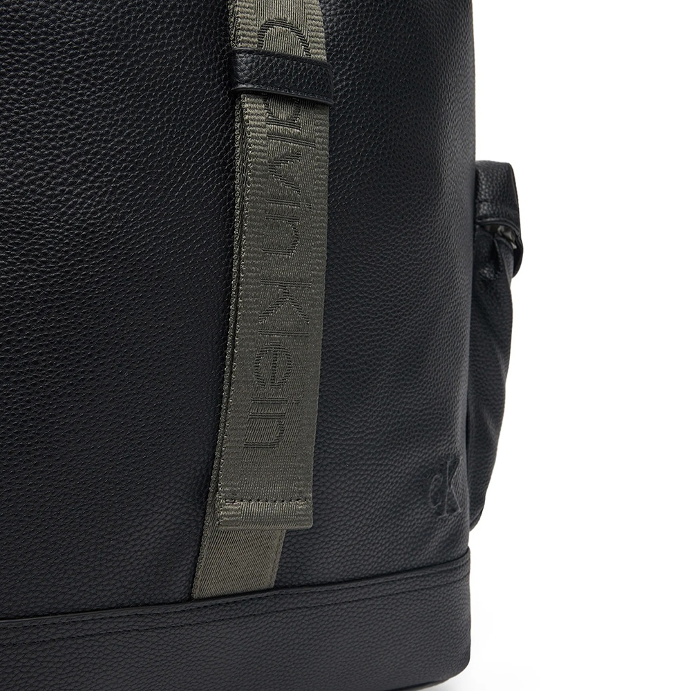CALVIN KLEIN YNG INTERESTING FLAP BP 43 LV04G3077G 2