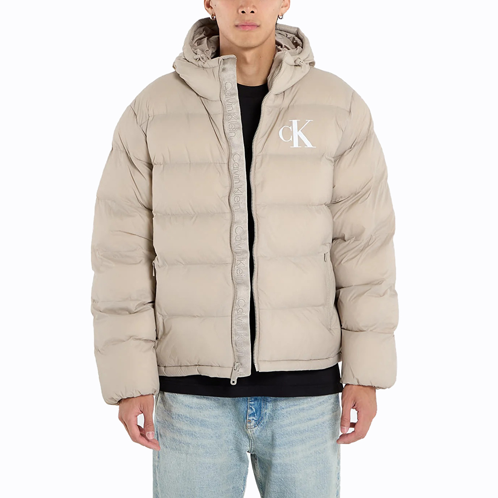 CALVIN KLEIN LS NYLON MONOGRAM PUFFER JKT LV04RD528G 1