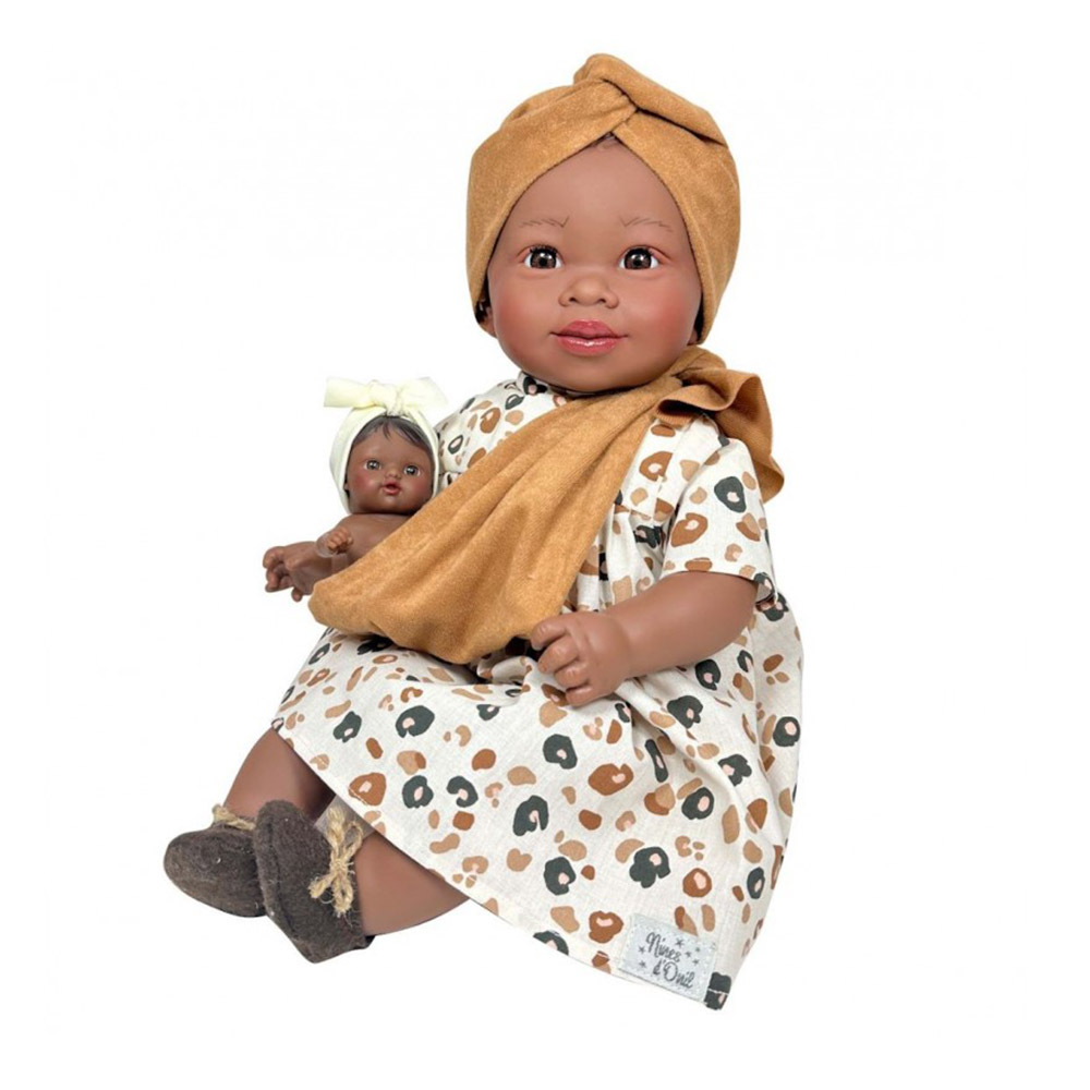 Μωρό Maria με καφέ φόρεμα και μωρό σε μάρσιπο NDO-4440 Nines D’Onil - 109237