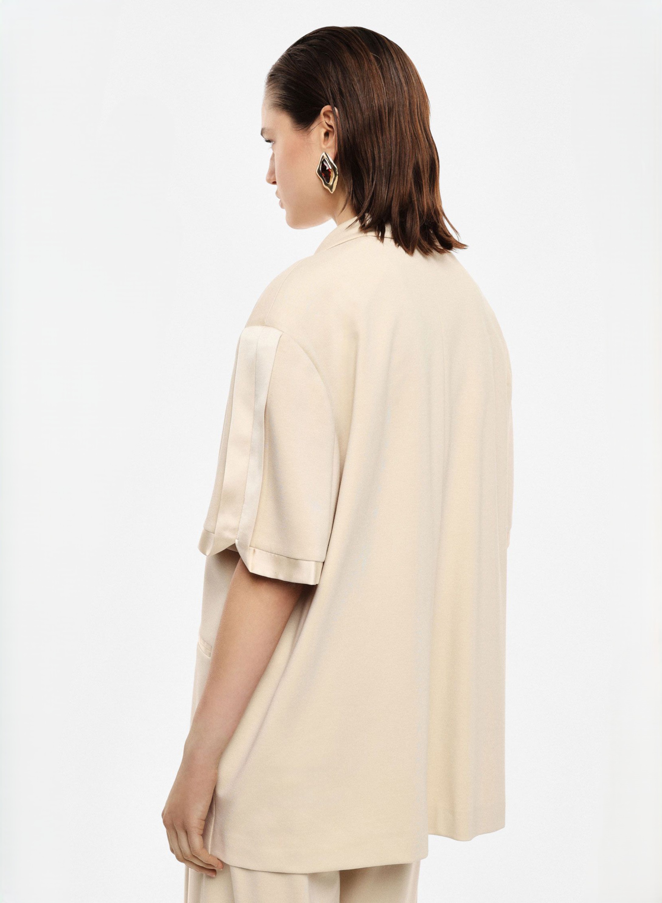 Beige oversized Jacket with short sleeves and with satin details Imperial  - 2