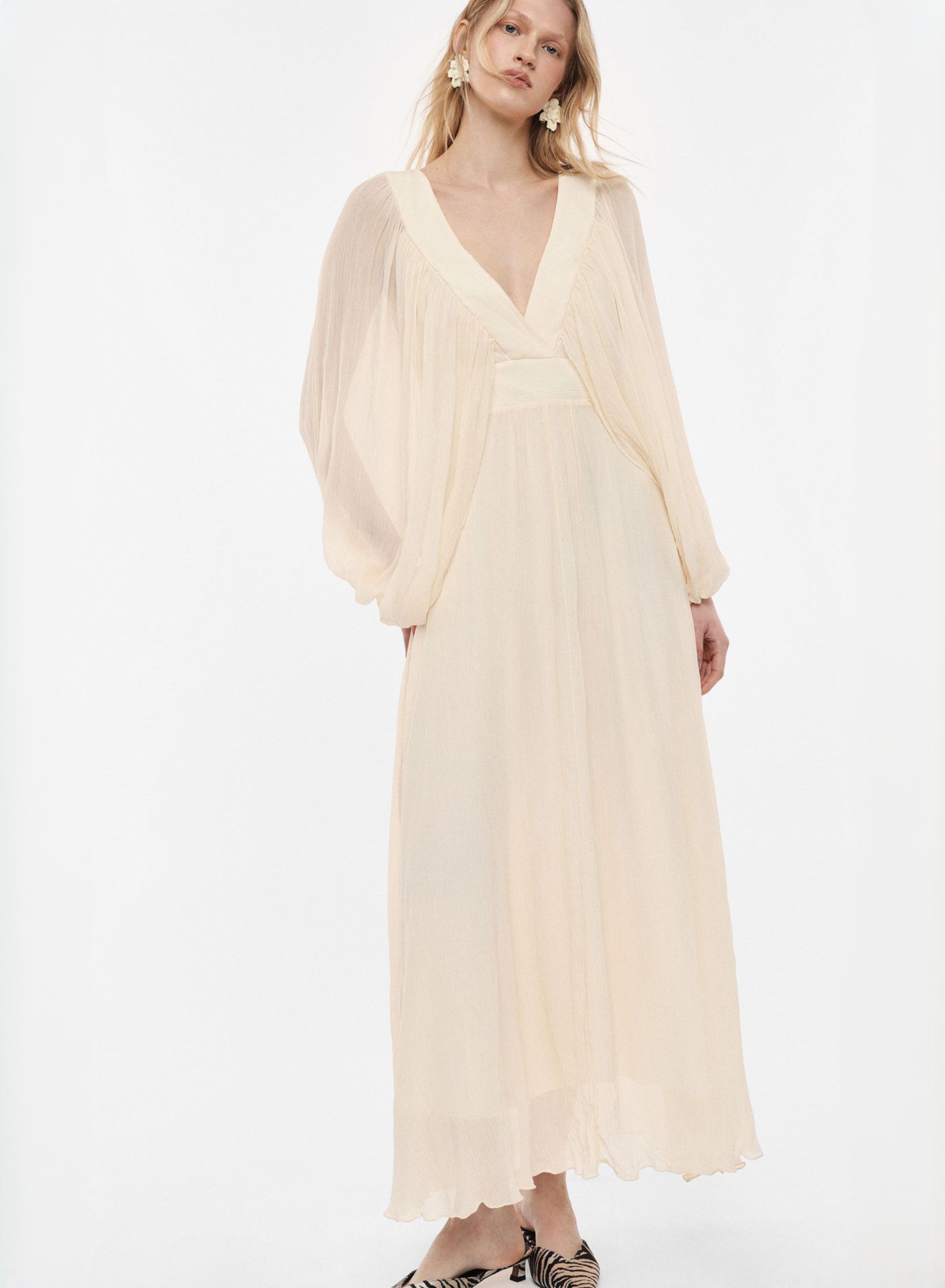 Μπεζ μακρύ φόρεμα με V λαιμόκοψη και με φαρδιά μανίκια Imperial - 1
