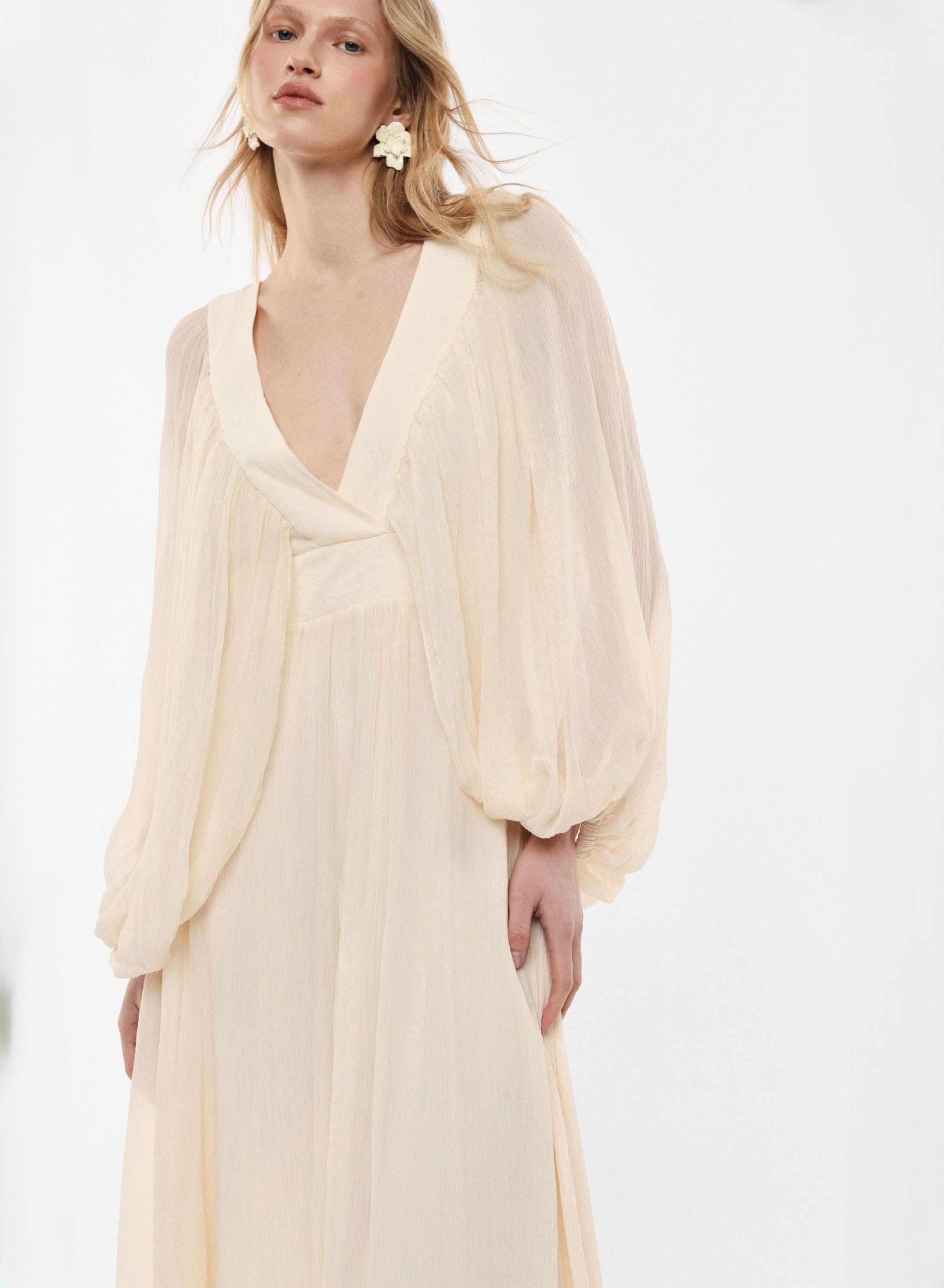 Μπεζ μακρύ φόρεμα με V λαιμόκοψη και με φαρδιά μανίκια Imperial - 2