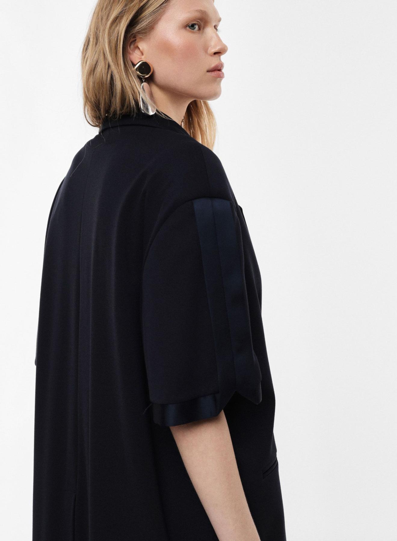 Black oversized Jacket with short sleeves and with satin details Imperial  - 2