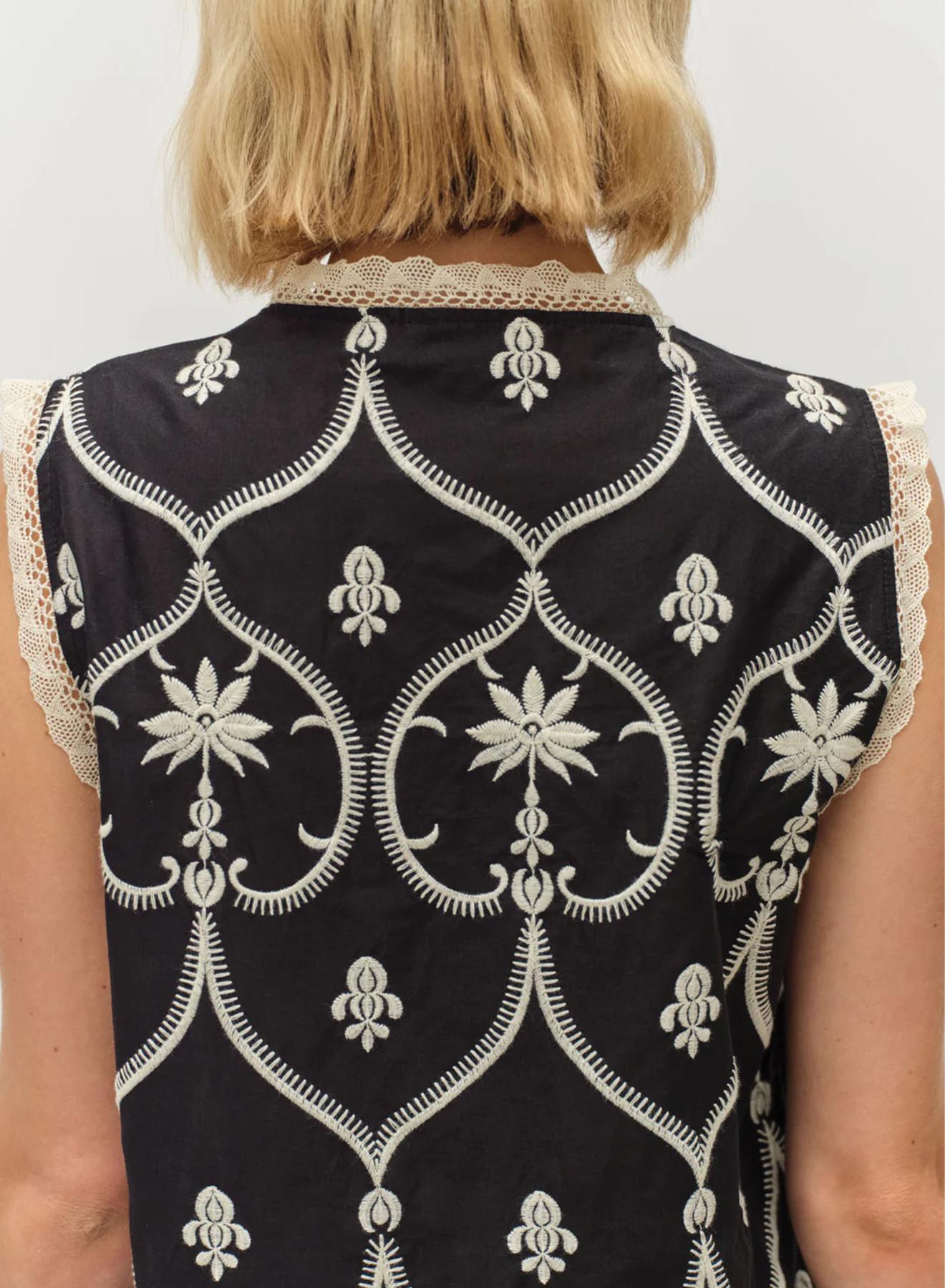 Black -Off White sleeveless Blouse "CANNY" Devotion Twins - 4