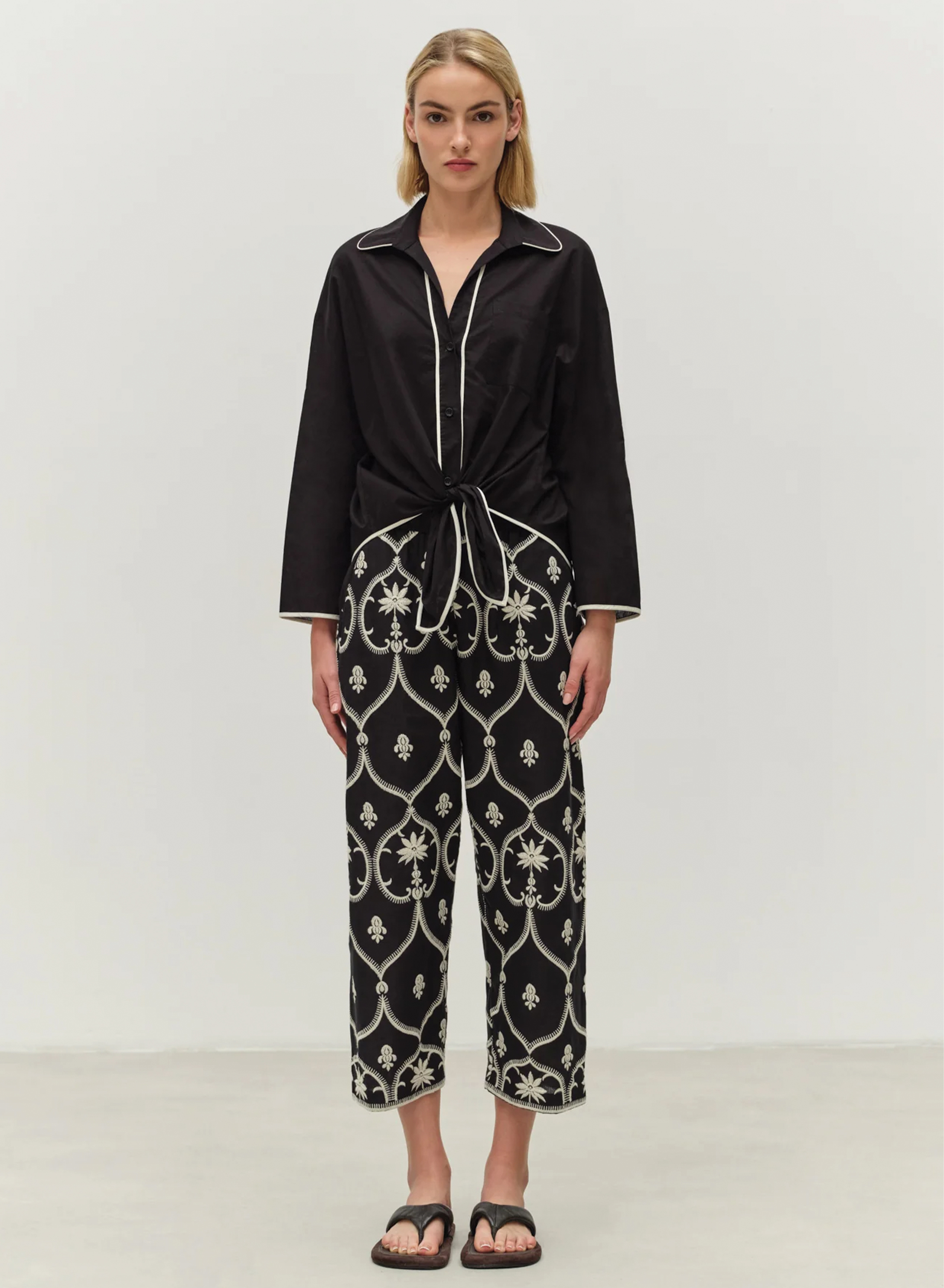 Black -Off White Pants with embroidery "RESILIENT" Devotion Twins - 0