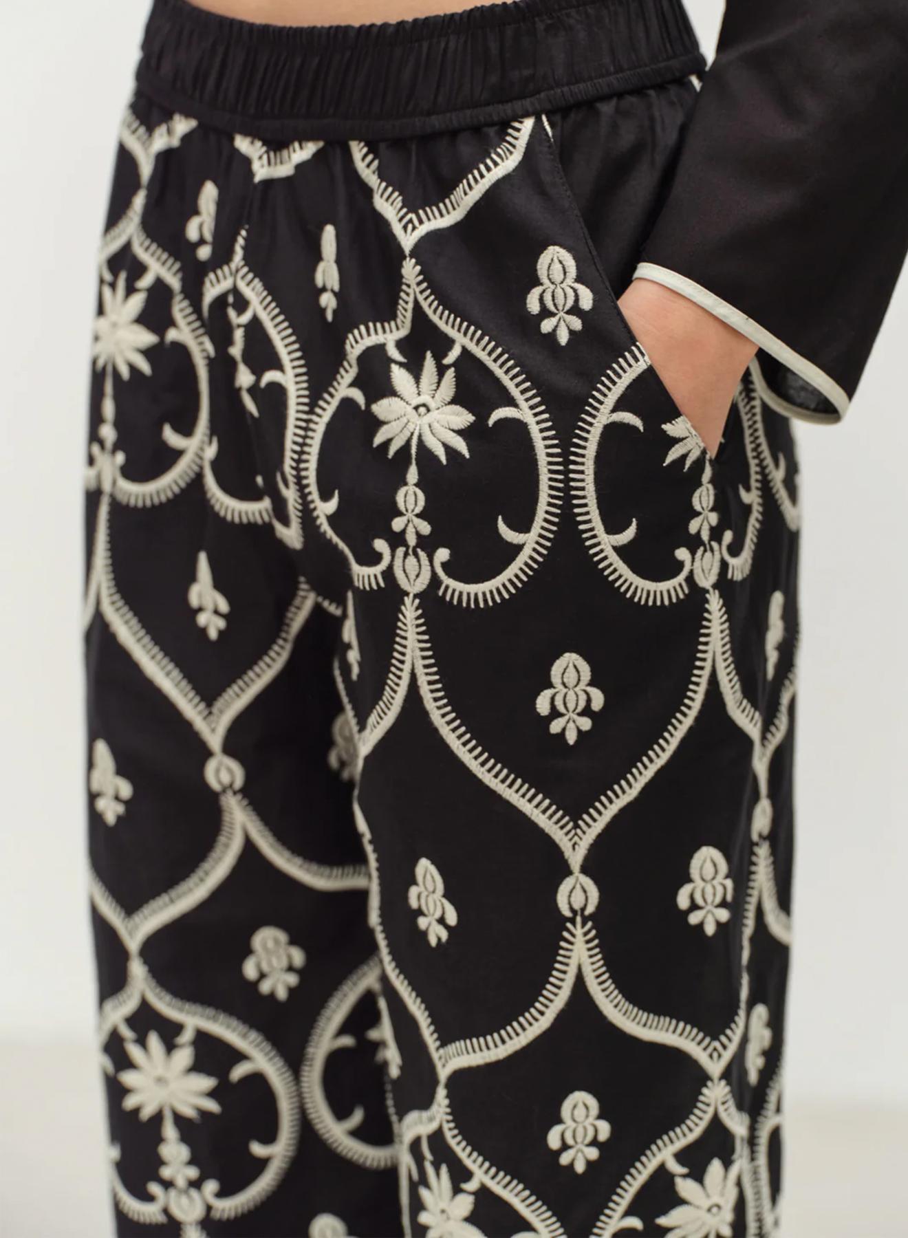 Black -Off White Pants with embroidery "RESILIENT" Devotion Twins - 5