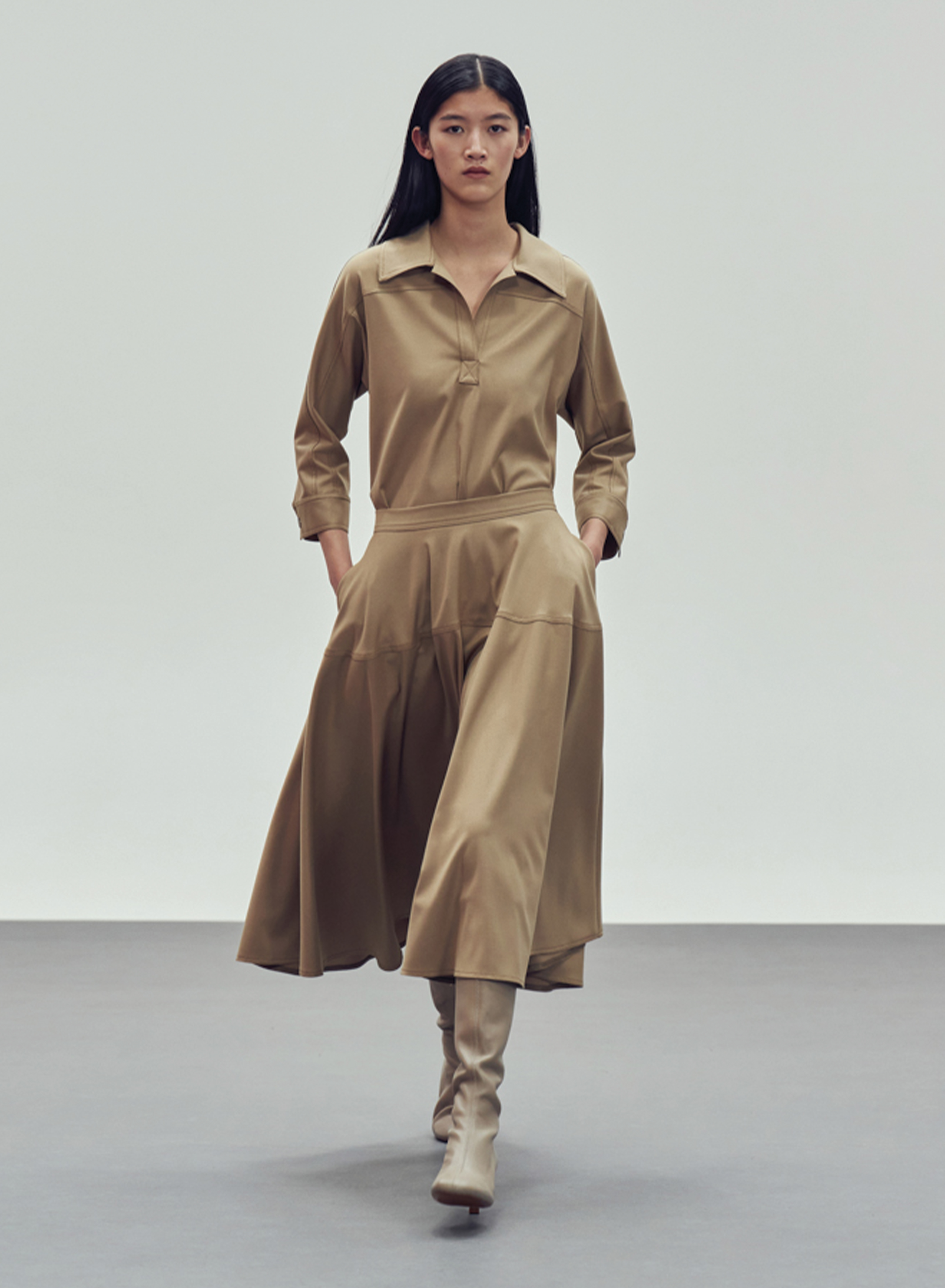 Beige Blouse with shirt collar and with V neckline "GERANIUM" Devotion Twins - 1